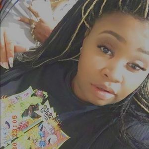 Meet your Posher, Ebony